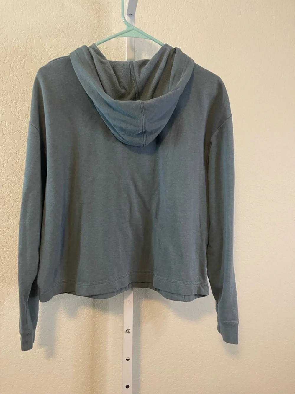 THRIFT STEAL! Nike Women's Blue Pullover Hoodie w/ Light Blue‎ Logo - Size Small
